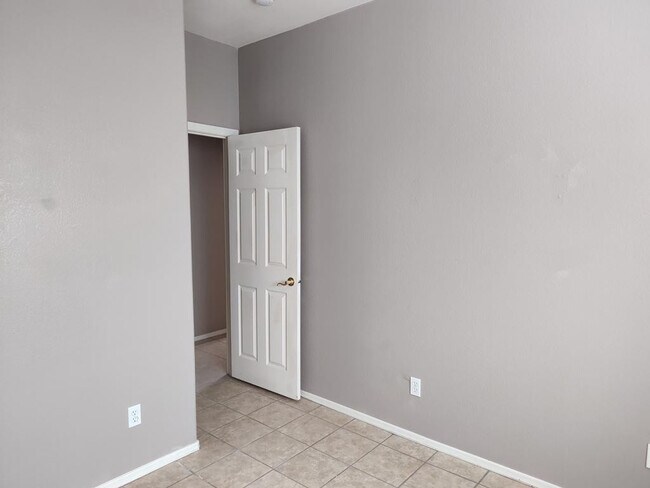 Photo - 44098 Granite Dr