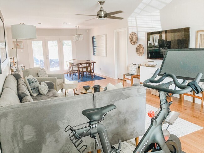 Photo - 5546 Pagewood Ln