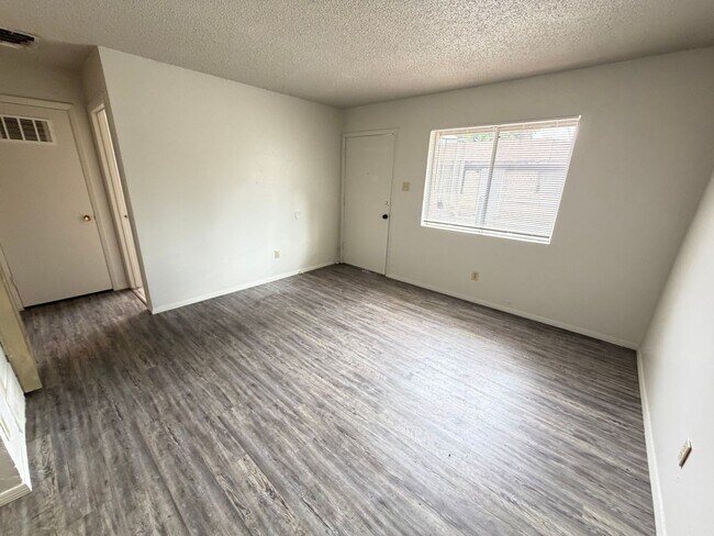 3211 Morris St NE Unit 4