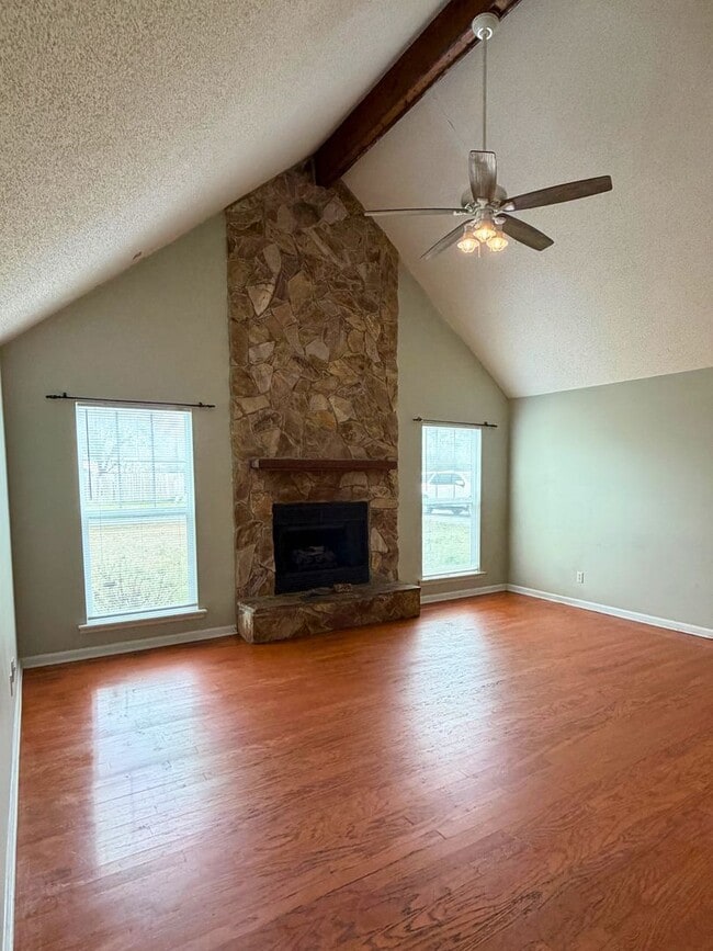 Photo - Spacious 3BR/2BA Home with Bonus Spaces & Large Fenced Yard