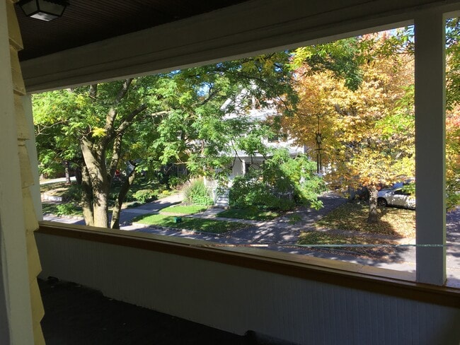 Private 2nd floor balcony