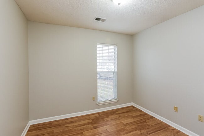 Photo - 5850 Waverly Dr