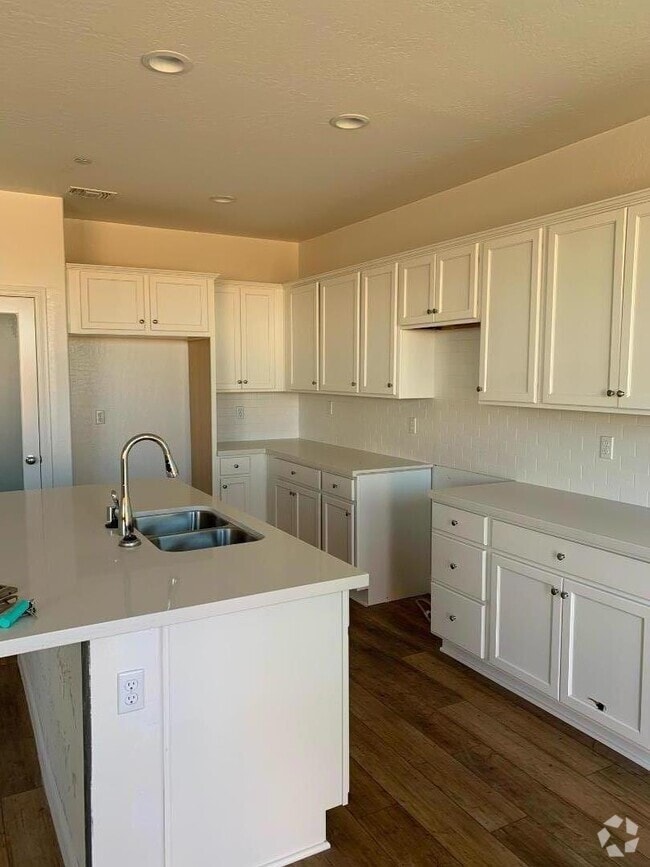 Building Photo - 2036 Edward St Rental