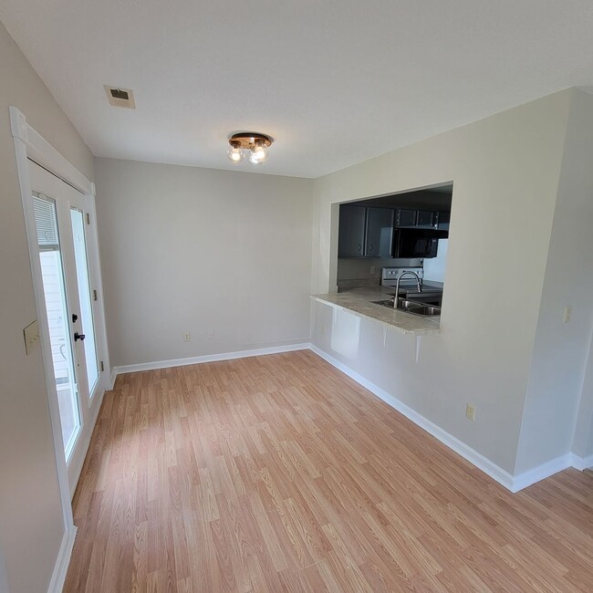 Photo - 63 Eastgate Cir