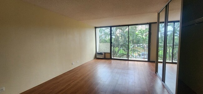 Photo - Pearl One building. Centrally located, water, sewer included!!