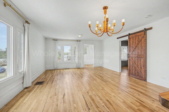 Photo - 110 S Quitman St