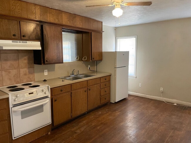Photo - 2411 22nd St