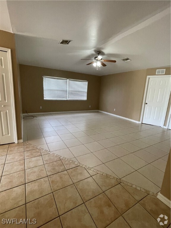 Building Photo - 1090 Jaguar Blvd Rental