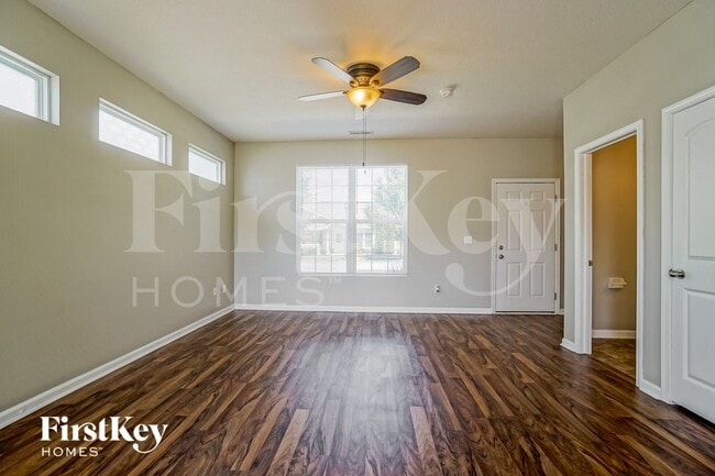 Photo - 5577 Eagle River Dr