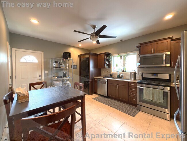 Photo - 9 Amaranth Ave Unit #1