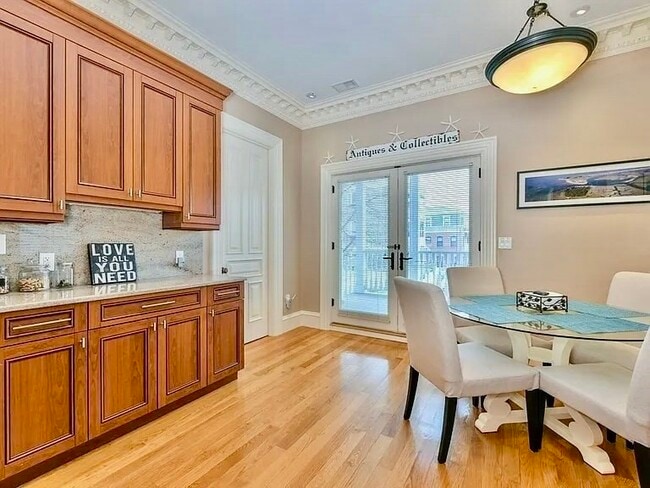 Photo - 61 M St Unit 1