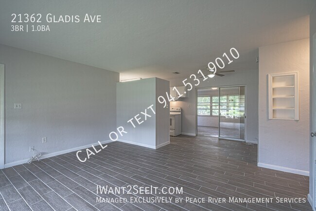 Photo - 21362 Gladis Ave