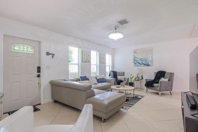 Photo - 787 Carissa Dr