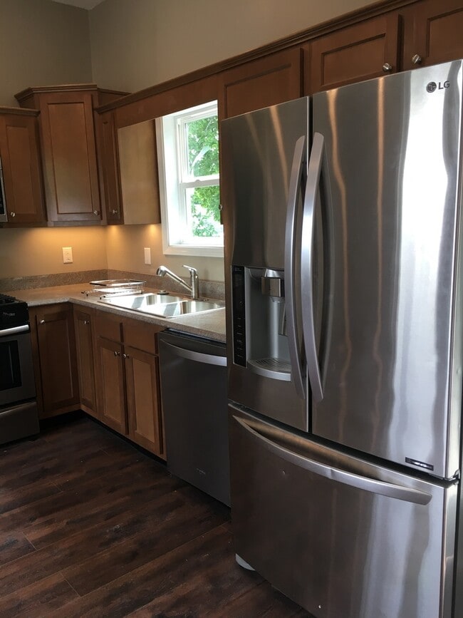 Photo - 631 E Chestnut St Unit 631-B