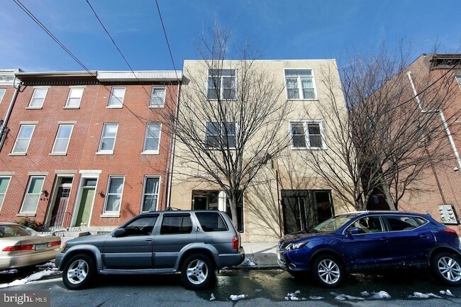 Building Photo - 447 Fairmount Ave Unit A