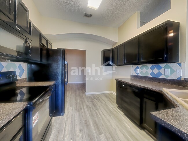 Photo - 2064 Hunters Trace Cir