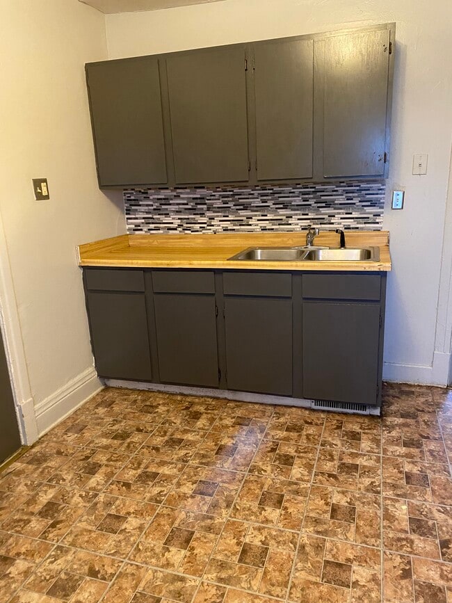 Photo - 1119 N Winnebago St Unit Upper