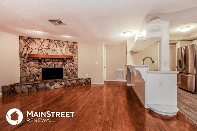 Photo - 2053 Whitney Dr