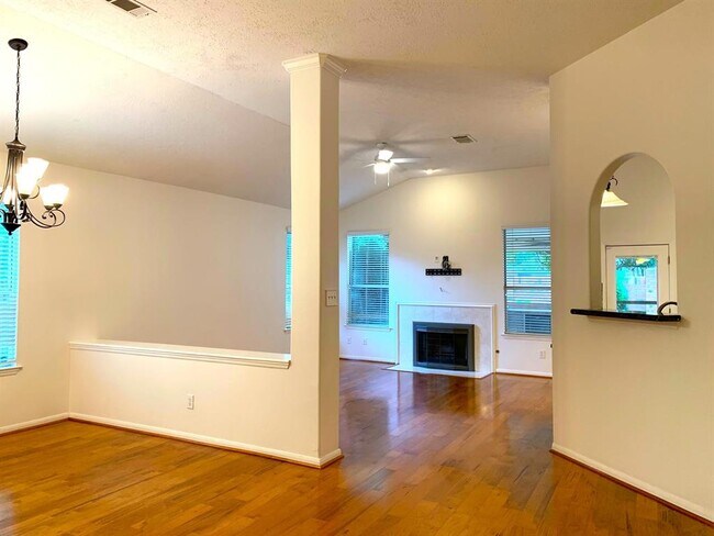 Photo - 4739 Silverlake Dr