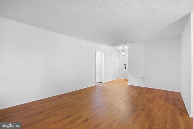 Photo - 3705 S George Mason Dr Unit 604S