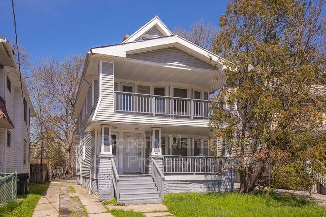 Photo - 12819 Edmonton Ave Unit Up