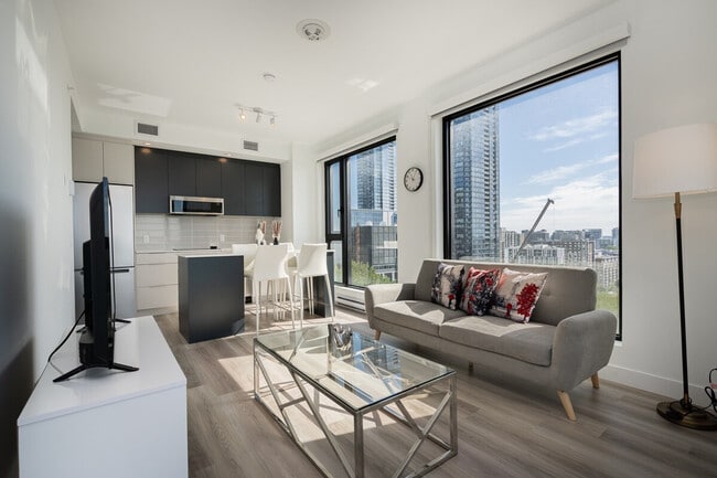 Building Photo - 1463 Av. Argyle