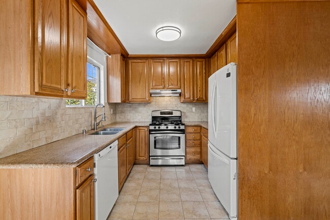 Photo - 1945 Glenwood Rd