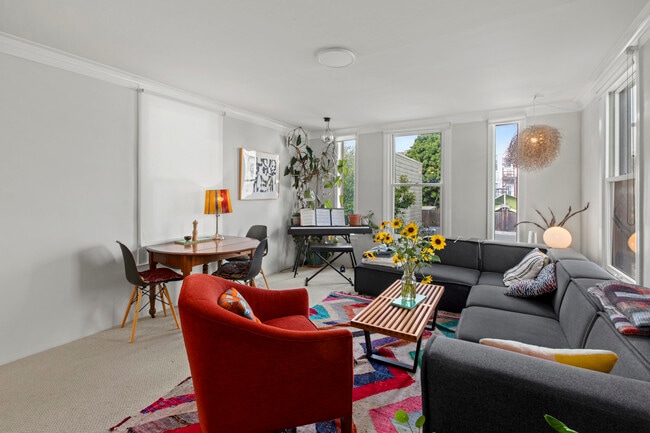 Building Photo - 32A Landers St Rental