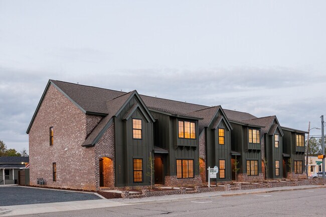 Photo - 501 W Cheves St