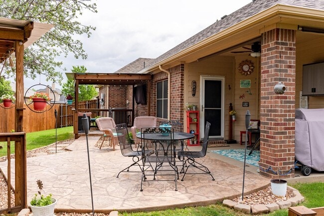 Photo - 10913 Middleglen Rd House