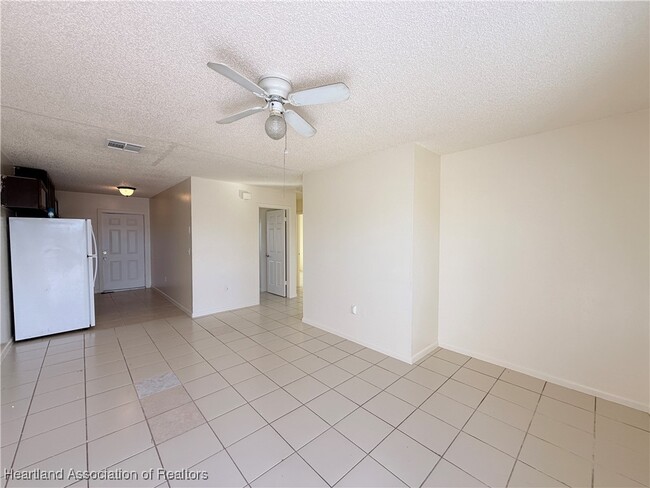 Photo - 4131 Commercial Dr Unidad 4133