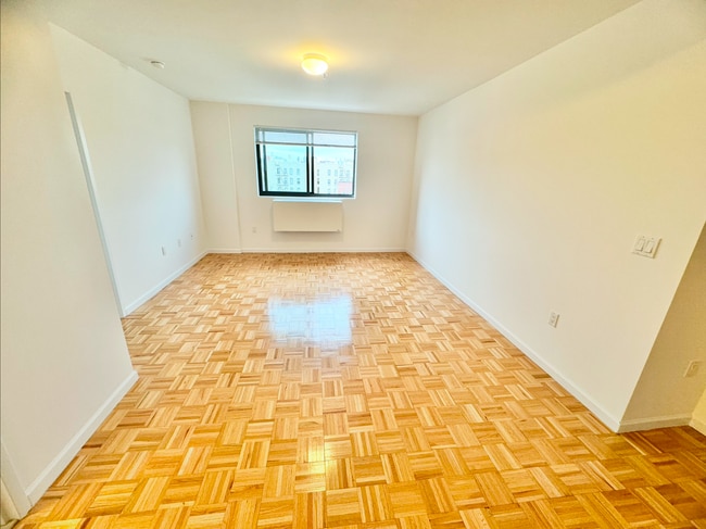 Photo - 3156 31st St