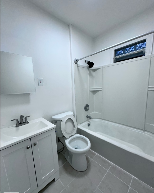 Bathroom - 409 Raines Park Unit 2