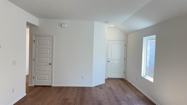 Photo - 3305 Little Creek Dr