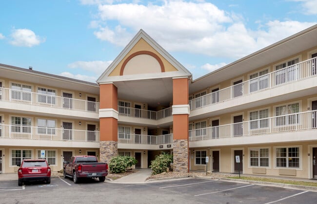 Furnished Studio-Fayetteville - Owen Dr.