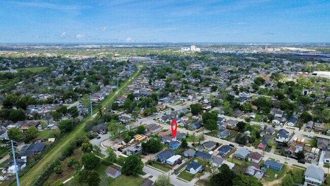 Building Photo - 7919 Brays St Unit D