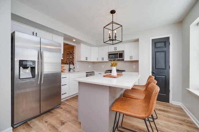 Photo - 111 Canberra Ct