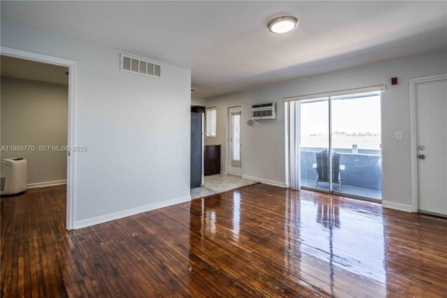 Photo - 7931 East Dr Unidad 404