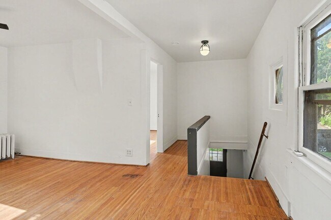 Photo - 54 Sanford St