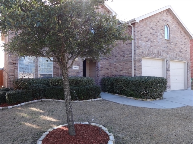 Building Photo - 5009 Blackwood Dr