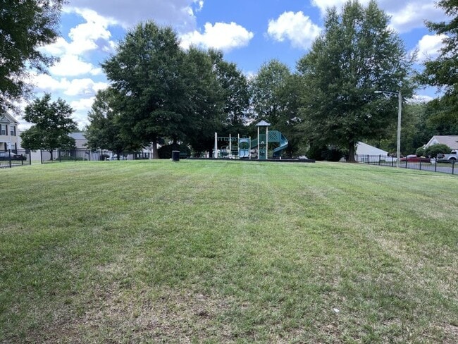 Updated 3 Bedroom, 2 Bath Ranch in NW Char... - Updated 3 Bedroom, 2 Bath Ranch in NW Char...