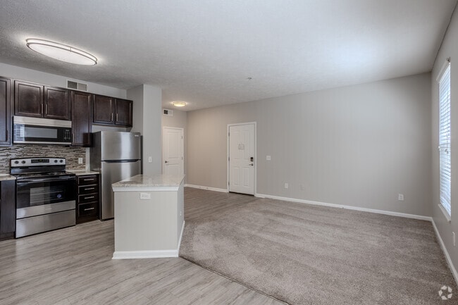 1BR, 1BA - 778SF - The Abbey - Living Room