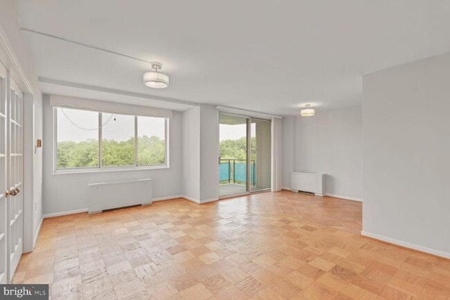 Building Photo - 10401 Grosvenor Pl Unit 904