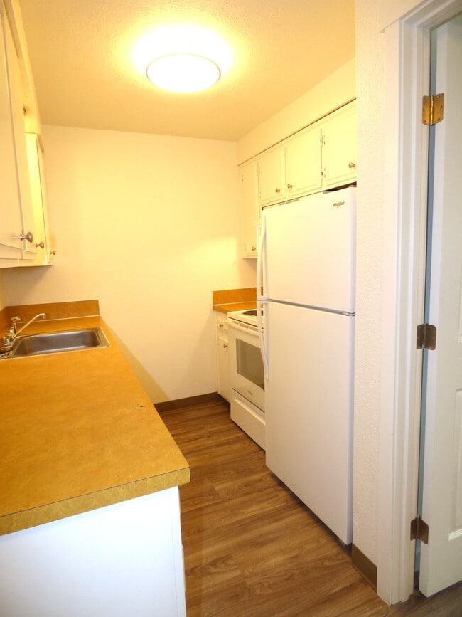 Photo - Anita Manor Apartments