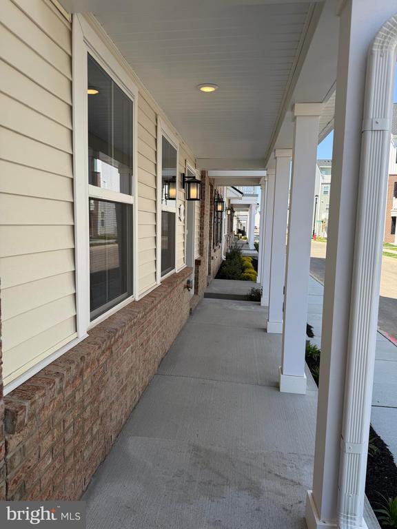 Building Photo - 40 Anderson Dr