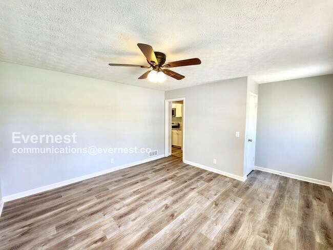 Photo - 512 Meadowbrook Dr