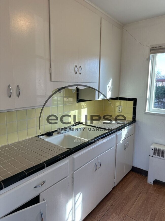 Photo - 1823 Gunnison Ave
