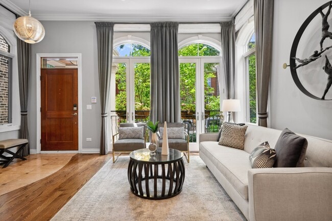 Photo - 1925 N Bissell St