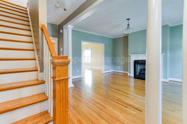 Photo - 710 N 1st St