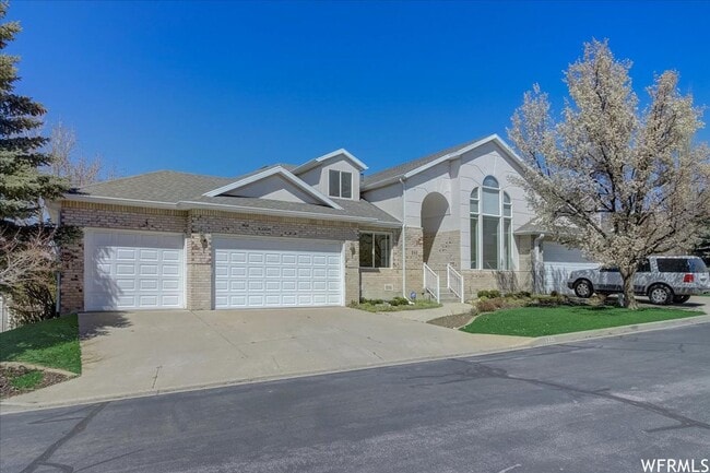 Large 6 Bedroom Home, 3 Car Garage, Gorgeo... - Large 6 Bedroom Home, 3 Car Garage, Gorgeo...